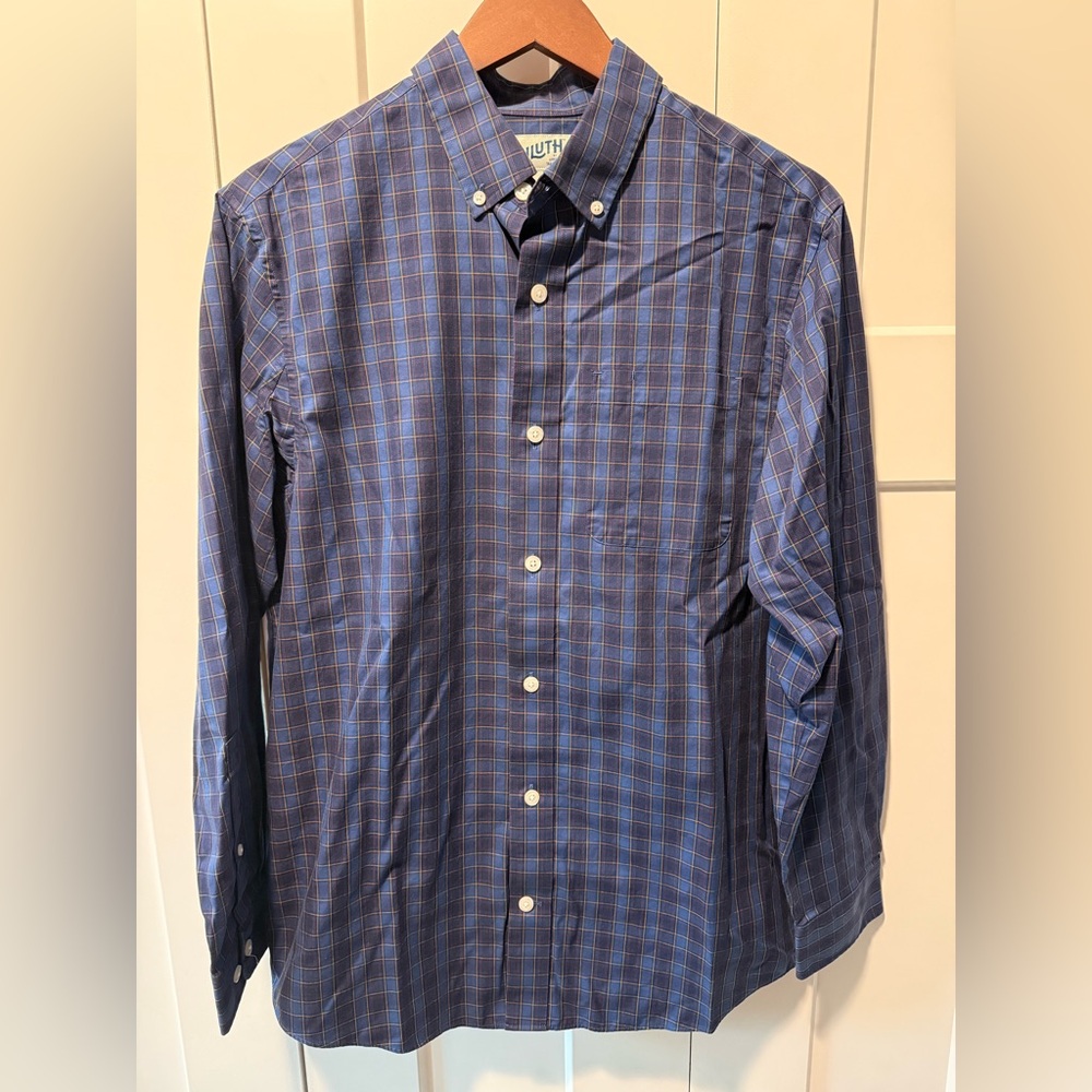 Duluth Trading Co. Men’s Relaxed Fit Button Down Shirt, Size S